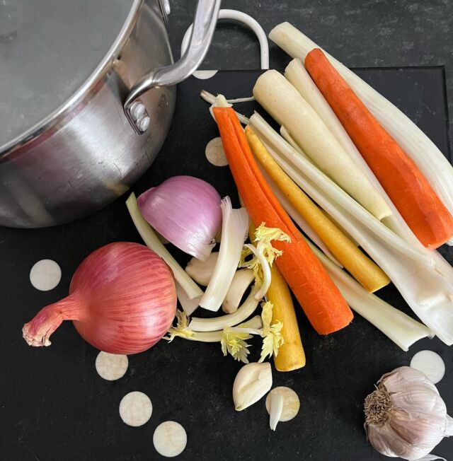 Getting ready for my SOUPS ON COOKING CLASS TODAY @11:30am
@theorganicteachingkitchen #crotononhudson #cookingclass #cookyourownfood #metabolichealth #brainhealth #guthealth #weightloss #naturalweightloss #youarewhatyoueat #foodforthesoul #hearthealthy #soupstock #vegetarian #plantbased