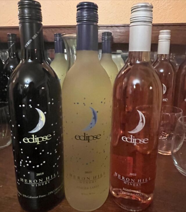 #eclipse2024 A weekend of #eclipse partying! Heron Hills Winery #drinklocal #rochester #solareclipse