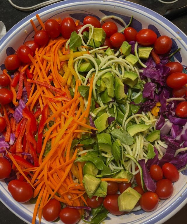 Cool, Crisp, and Refreshing… A vibrant bowl of seasonal veggies to nourish and beat the summer heat! What’s on your table? 🥑🍅 #SummerVibes #TooHotToCook #FreshAndHealthy #EatTheRainbow #cleaneating #healthyeating #healthcoach