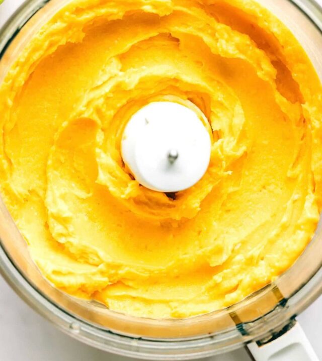 CLEAN EATING NEVER TASTED THIS SWEET! Can you guess what this creamy sorbet is made of? Just frozen mangoes. That’s it. No sugar. No dairy. Just pure, clean, tropical bliss.
This is just one of the feel-good recipes from my 21-Day Clean Eating Course, starting this September! Ready to reset your body & energy this September? Go to my link or DM for details. There is nothing more valuable than your health!  #CleanEating #21DayReset #HealthyTreats  #RealFood #SeptemberCleanse #homemadegoodness #