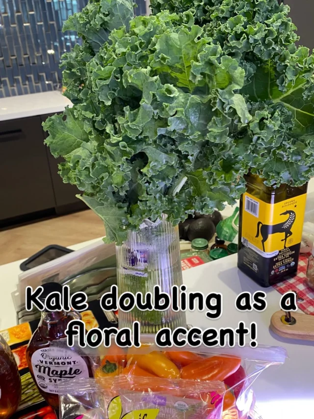 Today’s cooking presentation was all about elevating corporate wellness. Kale doubled as a floral accent that will get eaten instead of wilting and discarding! The theme, elevating healthy cafeteria choices & nourishing snack ideas to ease you through your work day & beyond. #healthysnacking #corporatewellness #wellness #cleaneating #cookingdemo