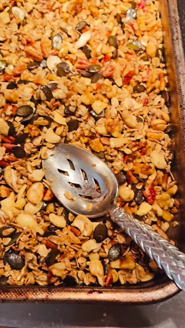 Store bought granola is basically dessert in disguise, instead grab a mixing bowl, some nuts, seeds, rolled outs, maple syrup, extra-virgin, coconut oil, a splash of vanilla and sprinkle of cinnamon and you will have yourself the best tasting granola, certainly better than anything store boxed! In my teaching kitchen, I show clients how to upgrade their diet without cutting flavor.  #cleaneating #teachingkitchen #cookingclass #healthcoach 
Want the full recipe go to my website? TheOrganicTeachingKitchen.com/recipes/maple-granola
